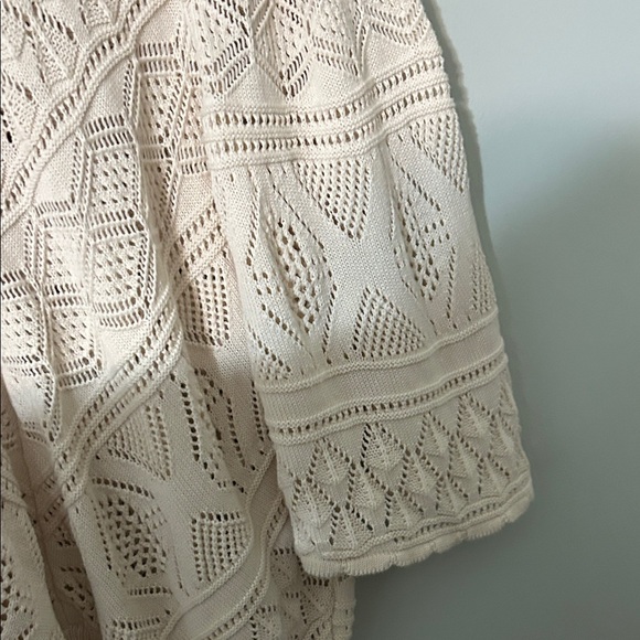 a.n.a Cream Textured Knit Sweater 22 in armpit to armpit and 28 in long. Nice - Picture 7 of 16